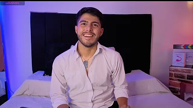 Snapshot of jaiden_thoner chatting on February 6, 10:07 am jaiden thoner online show from February 6, 10:07 am