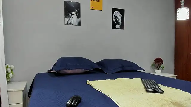 Snapshot of sexynova_93 chatting on April 28, 7:08 pm sexynova 93 online show from April 28, 7:08 pm