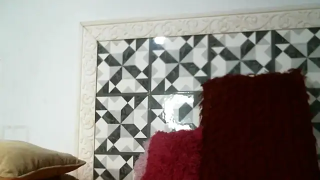 coffeandmilk1 online show from March 31, 10:21 pm