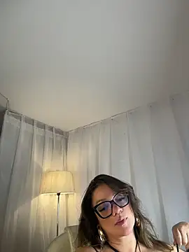 Snapshot of best_secret chatting on May 7, 11:15 am best secret online show from May 7, 11:15 am