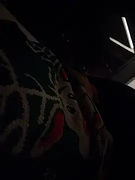 Snapshot of Roomhot404f chatting on January 6, 7:34 am Roomhot404f online show from January 6, 7:34 am