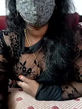 Snapshot of blackqueen143 chatting on November 4, 7:35 pm blackqueen143 online show from November 4, 7:35 pm