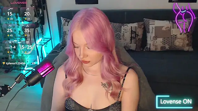 Snapshot of lisa_alen chatting on November 1, 6:37 am lisa alen online show from November 1, 6:37 am