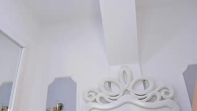 Snapshot of roxana_scott1 chatting on March 6, 3:36 am roxana scott1 online show from March 6, 3:36 am