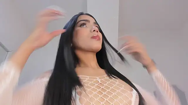 Snapshot of roxana_scott1 chatting on April 2, 3:37 am roxana scott1 online show from April 2, 3:37 am