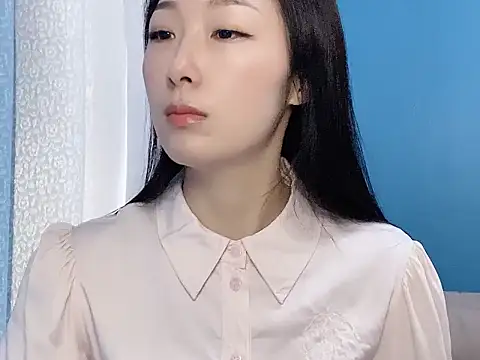 Snapshot of ella55-- chatting on November 16, 1:11 am ella55-- online show from November 16, 1:11 am