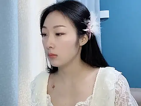 Snapshot of ella55-- chatting on December 1, 1:10 am ella55-- online show from December 1, 1:10 am