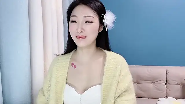 Snapshot of ella55-- chatting on January 9, 1:08 am ella55-- online show from January 9, 1:08 am