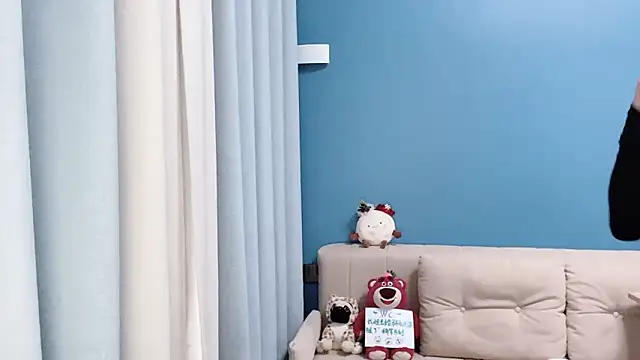 Snapshot of ella55-- chatting on January 16, 12:58 am ella55-- online show from January 16, 12:58 am