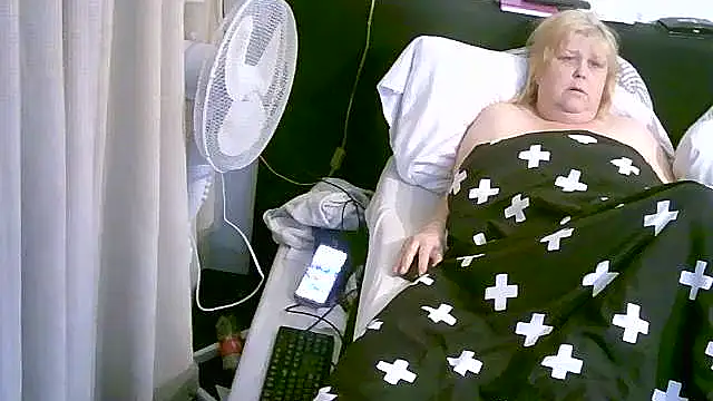 Sylviastar46 online show from November 19, 8:42 pm