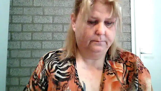 Sylviastar46 online show from March 5, 10:00 am