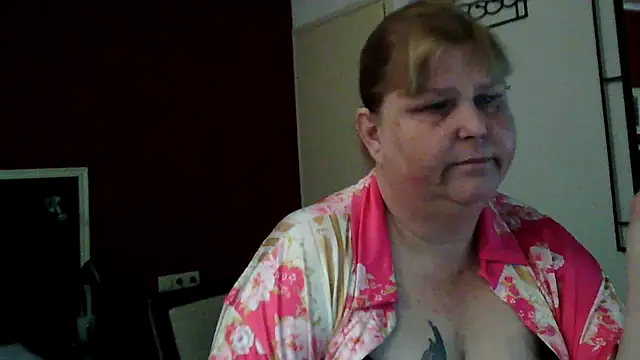 Sylviastar46 online show from May 19, 8:09 am