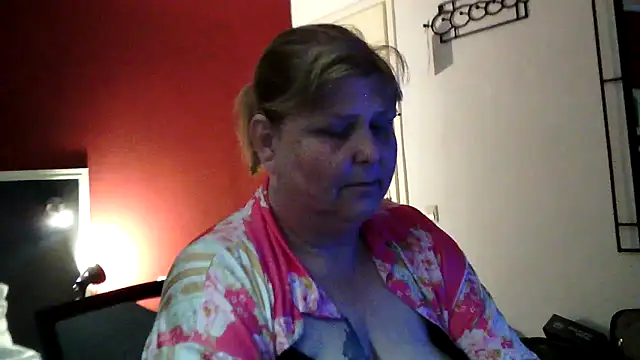 Sylviastar46 online show from May 19, 8:15 pm