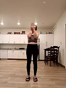 Karebearz1 online show from May 25, 1:11 am