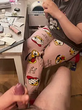 Teeny-Slut18 online show from June 7, 11:14 am