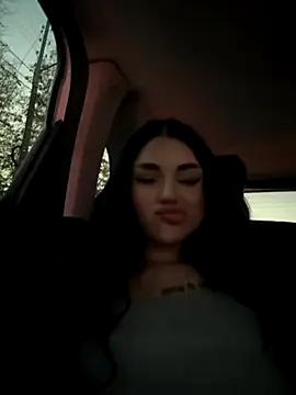 babygirllilly online show from October 29, 2:19 pm