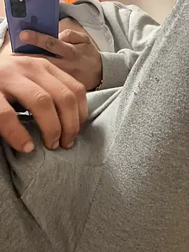 llioo22 online show from February 10, 7:12 am