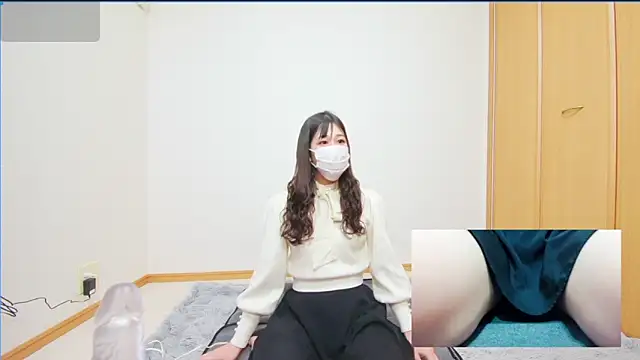 Snapshot of ema2025-1 chatting on March 8, 5:00 am ema2025-1 online show from March 8, 5:00 am