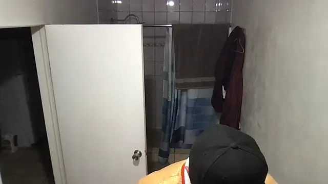 ezrah23 online show from December 15, 6:39 am