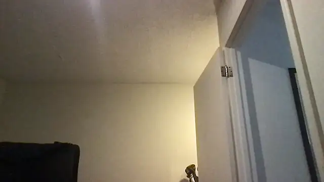 ezrah23 online show from April 5, 9:23 pm