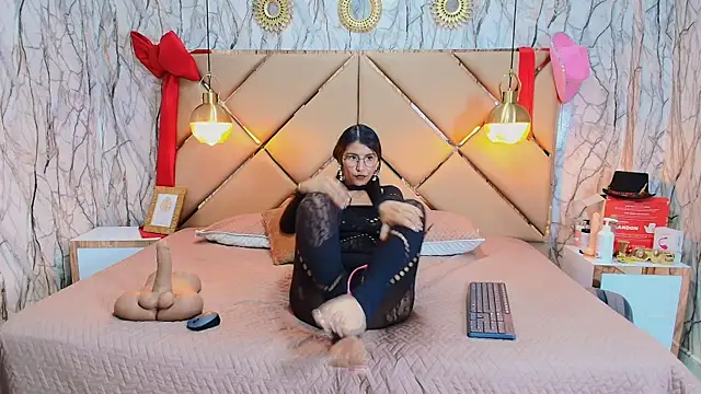 CATTA GARCIA online show from December 17, 1:50 pm