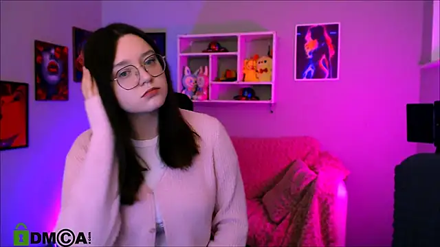 lisa dark  online show from May 1, 7:29 pm