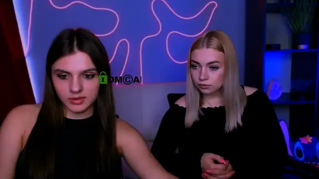 lisa dark  online show from May 11, 12:22 pm
