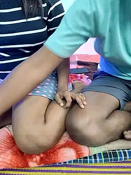 Snapshot of Cuty_Pussy1 chatting on January 12, 6:29 am Cuty Pussy1 online show from January 12, 6:29 am