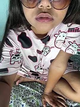 Snapshot of Cuty_Pussy1 chatting on February 25, 3:32 pm Cuty Pussy1 online show from February 25, 3:32 pm