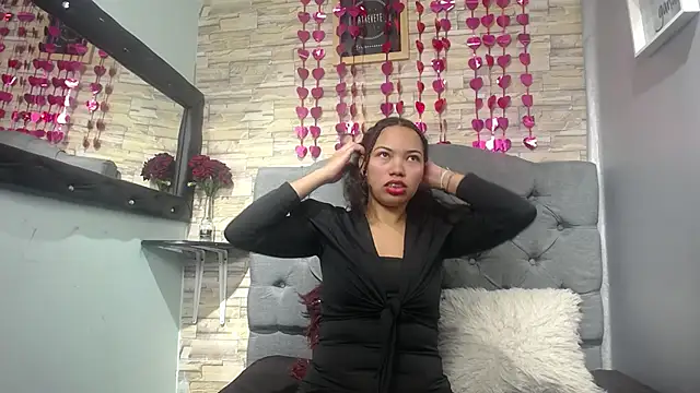 Snapshot of meliissa_sweett chatting on October 30, 9:37 pm meliissa sweett online show from October 30, 9:37 pm