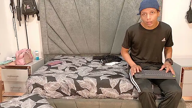 DamianandEva online show from February 4, 1:17 pm