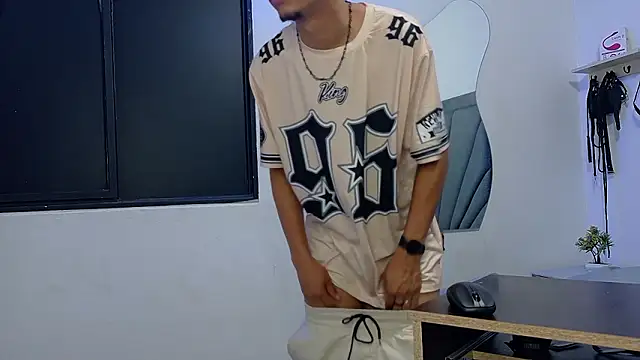 Snapshot of DamianandEva chatting on March 10, 12:32 pm DamianandEva online show from March 10, 12:32 pm