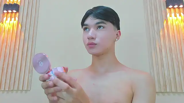 Snapshot of JULII_RICO1 chatting on February 17, 12:45 pm JULII RICO1 online show from February 17, 12:45 pm