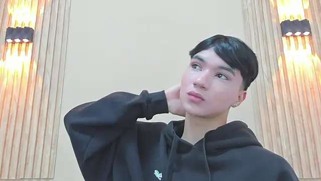 Snapshot of JULII_RICO1 chatting on February 19, 12:56 pm JULII RICO1 online show from February 19, 12:56 pm