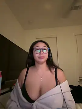 Snapshot of minha_baby chatting on February 25, 6:01 am minha baby online show from February 25, 6:01 am