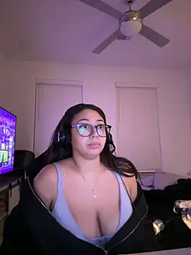 Snapshot of minha_baby chatting on March 21, 8:08 am minha baby online show from March 21, 8:08 am