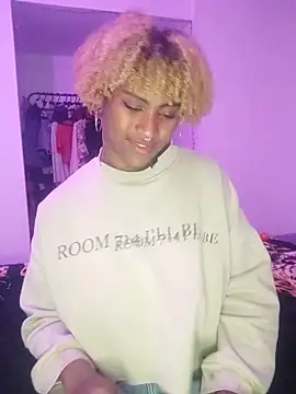 EvonyFoxxx online show from January 6, 12:25 am