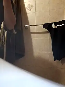 Snapshot of pino870 chatting on January 11, 10:37 pm pino870 online show from January 11, 10:37 pm