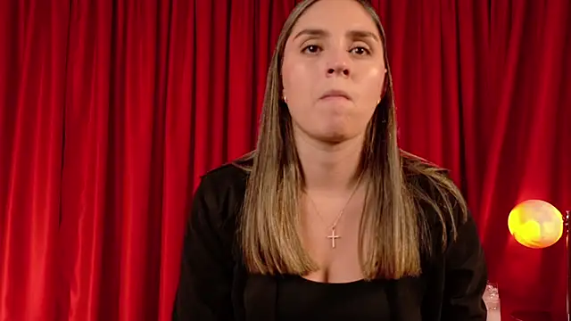 VictoriaNova  online show from March 27, 9:03 pm