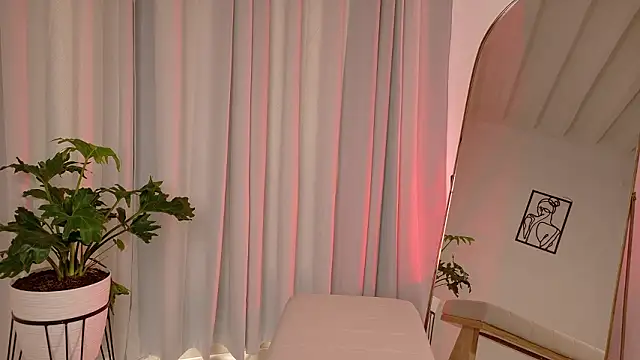 Zara Nova online show from February 5, 7:07 pm