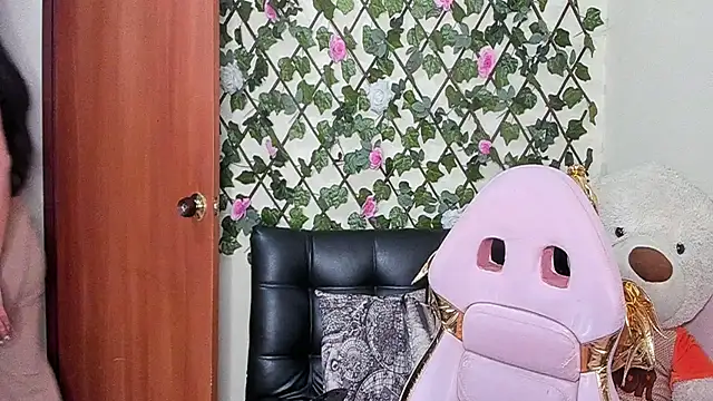 melani ferraraa  online show from November 13, 5:50 am