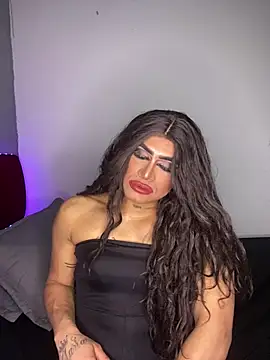 melani ferraraa  online show from May 3, 6:30 am