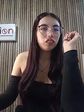 Valk submissive online show from May 5, 4:42 am