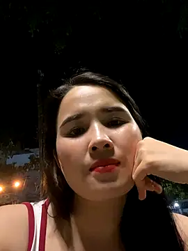 Snapshot of Okleotina9 chatting on October 31, 3:57 pm Okleotina9 online show from October 31, 3:57 pm