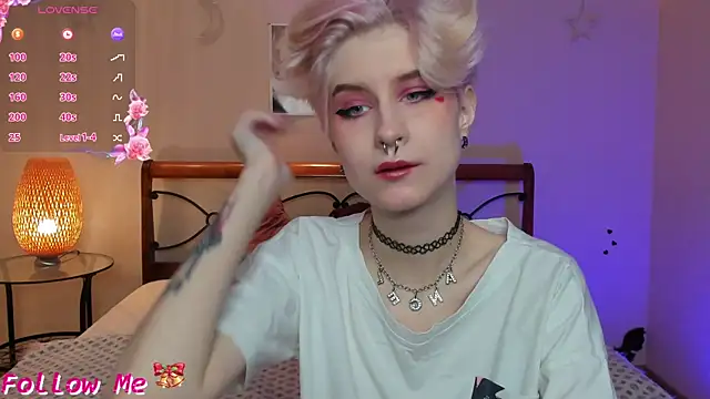 Angel Julles online show from December 5, 1:14 am