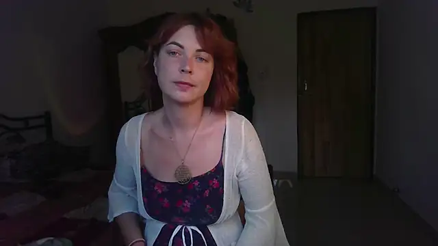 Snapshot of Alice_honey_ chatting on December 18, 11:16 am Alice honey online show from December 18, 11:16 am