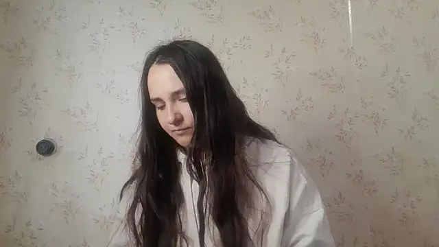 Snapshot of VoulezVous_Angel chatting on April 12, 5:01 am VoulezVous Angel online show from April 12, 5:01 am