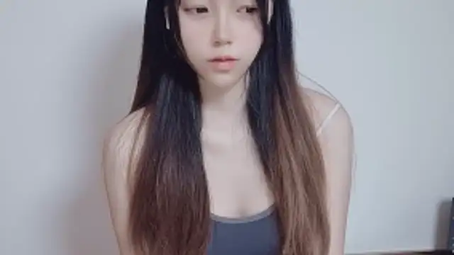 Snapshot of JuliaNoir chatting on January 12, 3:23 am JuliaNoir online show from January 12, 3:23 am