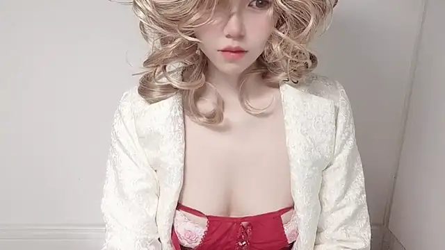 Snapshot of JuliaNoir chatting on March 20, 6:24 pm JuliaNoir online show from March 20, 6:24 pm