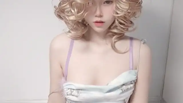 Snapshot of JuliaNoir chatting on March 25, 10:10 am JuliaNoir online show from March 25, 10:10 am